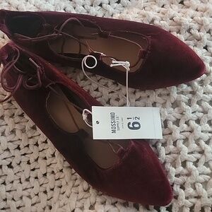 Mossimo Supply Co. Women's Velvet Maroon Lace-Up Flats 6.5
